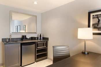 Hotel Embassy Suites Charlotte/ayrsley