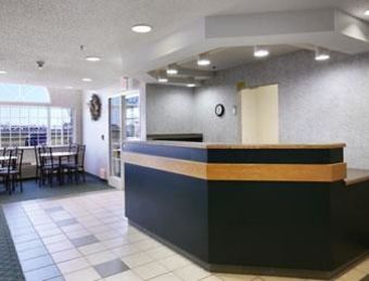 Hotel Super 8 Fargo Airport