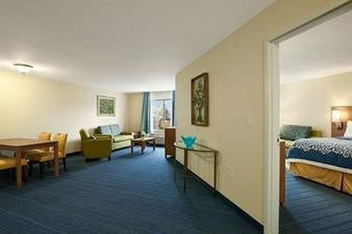 Hotel Days Inn & Suites Altoona