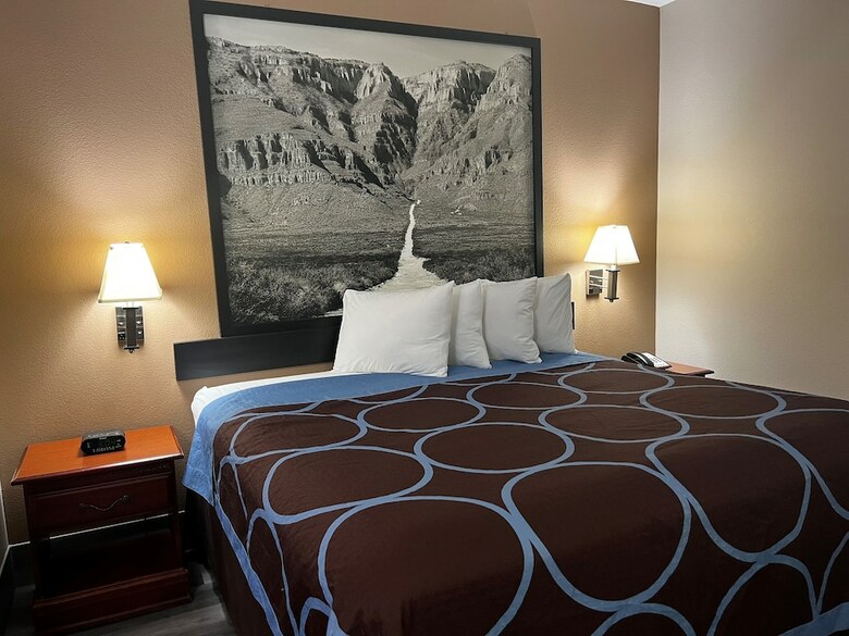 Hotel Super 8 Motel Huntsville Texas