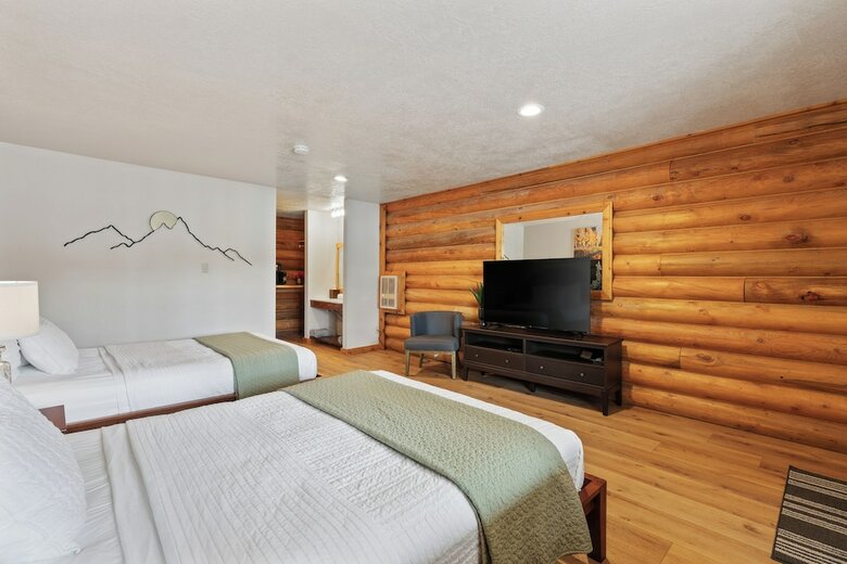 Lodge Duck Creek Village Inn