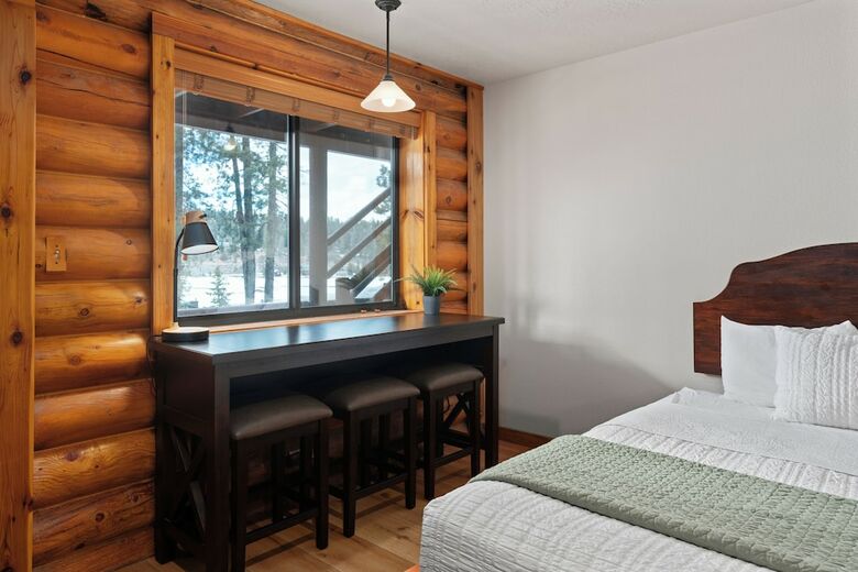 Lodge Duck Creek Village Inn