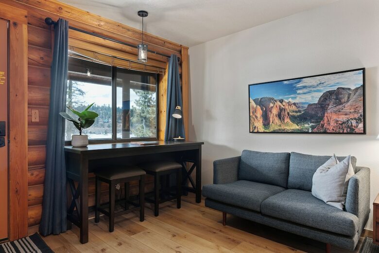 Lodge Duck Creek Village Inn