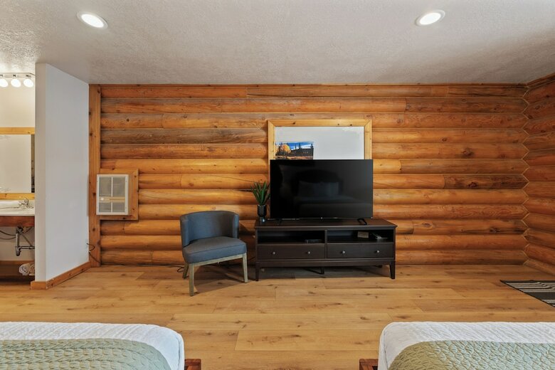 Lodge Duck Creek Village Inn