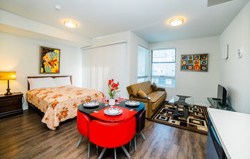 Aparthotel Ginosi Figaro Suites