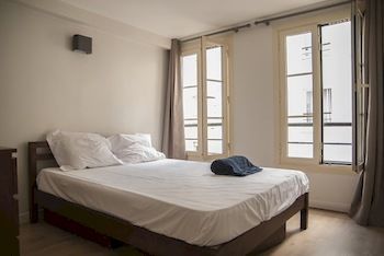 Apartments - Into Paris