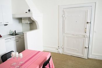 Apartments - Into Paris