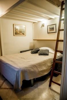Apartments - Into Paris