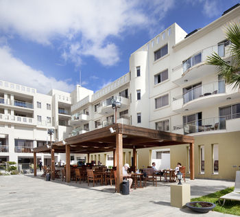 Hotel Capital Coast Resort & Spa