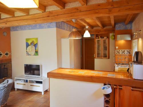 Maison De Vacances - St Alban-auriolles 2
