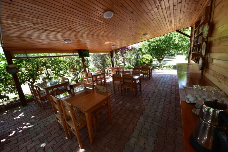 Lemon Garden Lodge