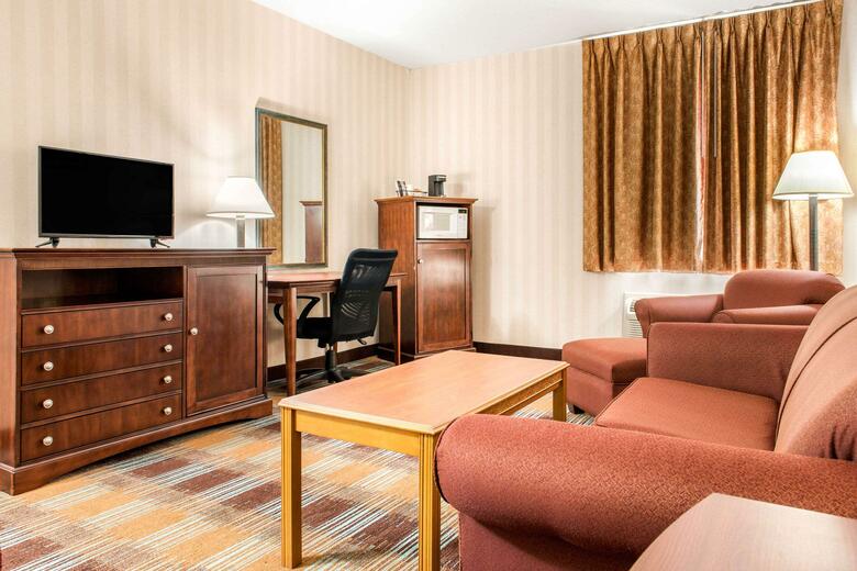 Hotel Quality Inn & Suites