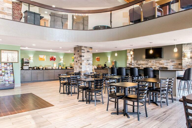 Hotel Quality Inn & Suites