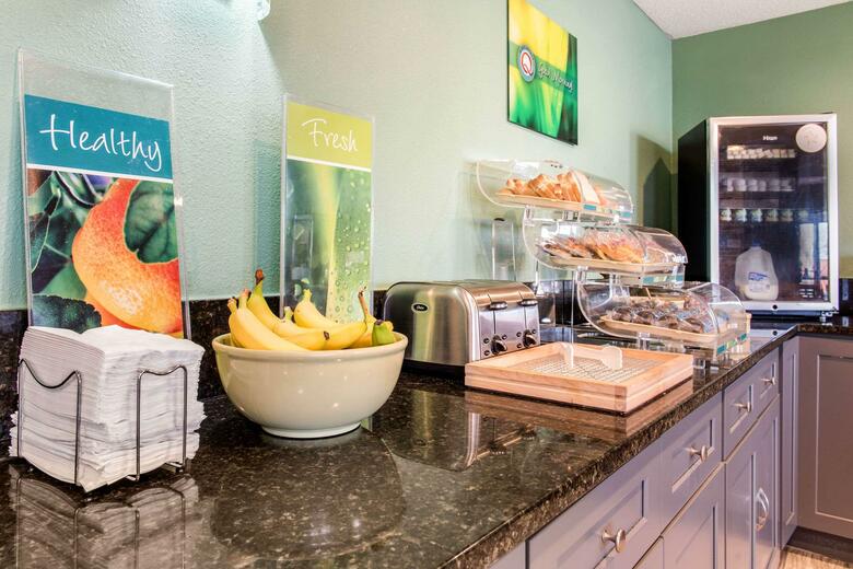 Hotel Quality Inn & Suites