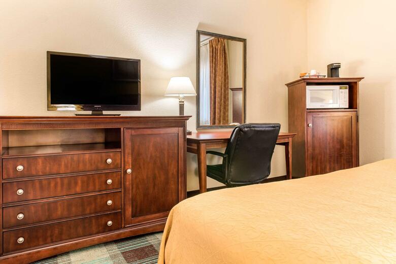 Hotel Quality Inn & Suites