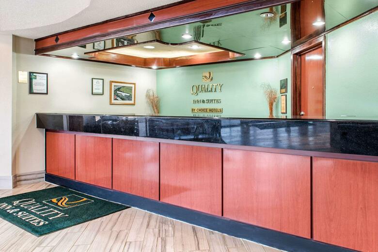 Hotel Quality Inn & Suites