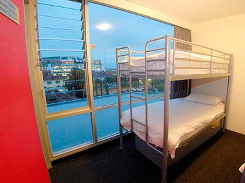 Hostal Base Melbourne St. Kilda