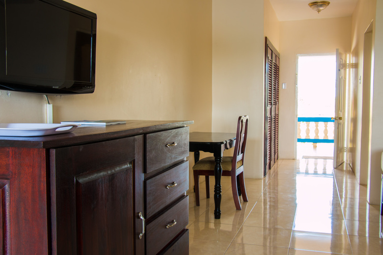 Hotel Travellers Beach Resort