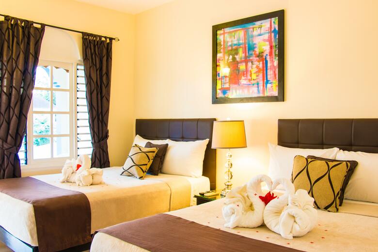 Hotel Travellers Beach Resort