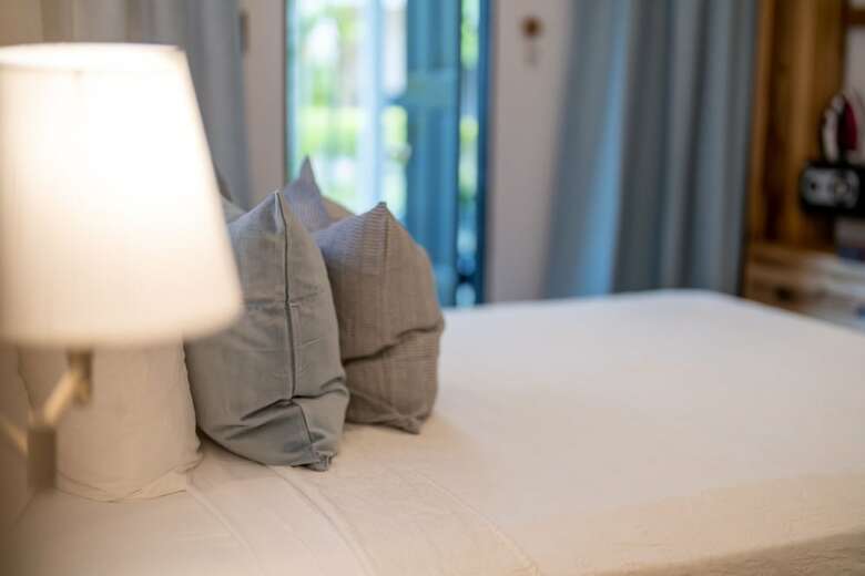 Hotel Travellers Beach Resort
