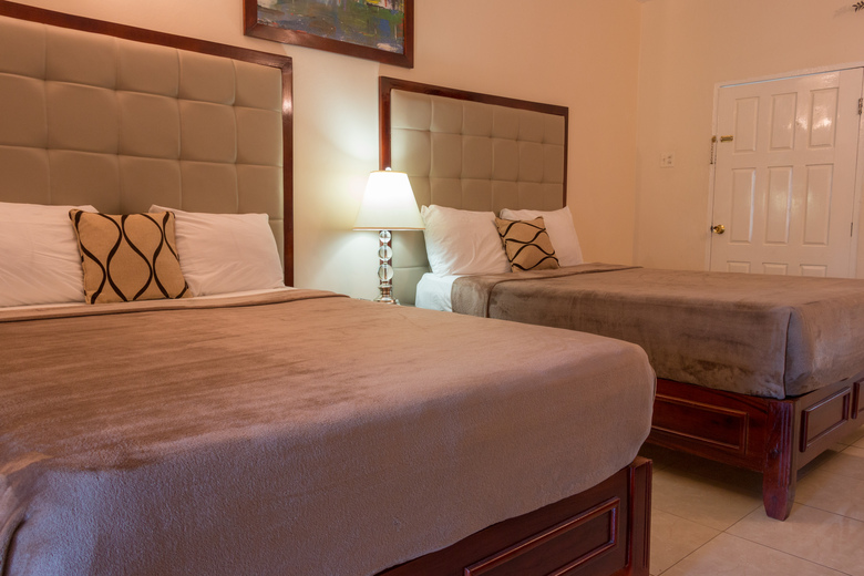 Hotel Travellers Beach Resort