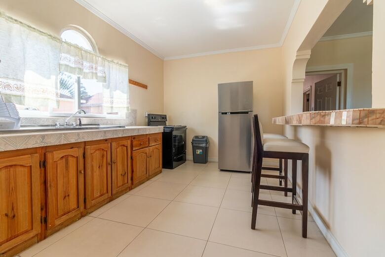 Hotel Travellers Beach Resort