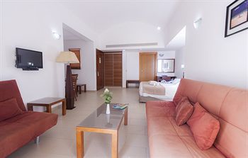 Hotel Theo Sunset Bay Holiday Village