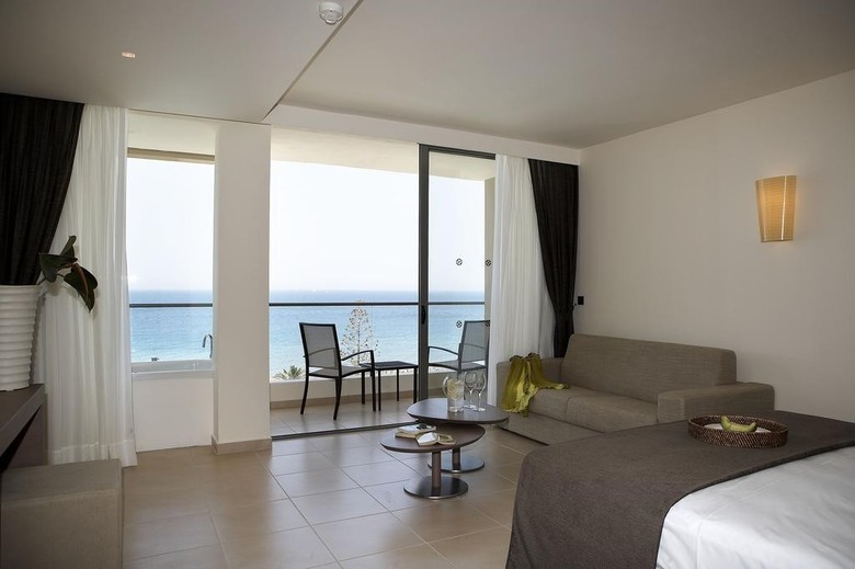 Hotel The Ixian Grand