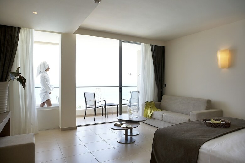 Hotel The Ixian Grand