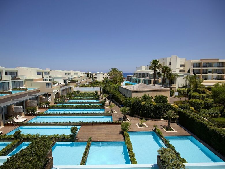 Hotel The Ixian Grand