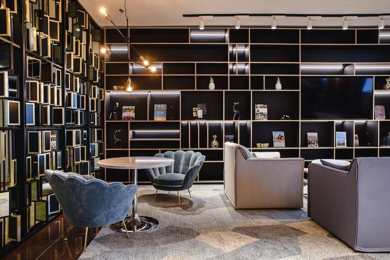 Hotel Courtyard By Marriott Warsaw Airport