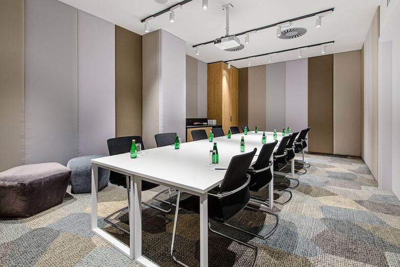 Hotel Courtyard By Marriott Warsaw Airport