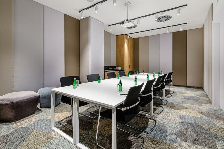 Hotel Courtyard By Marriott Warsaw Airport