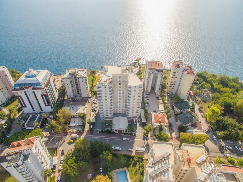 Hotel Adonis