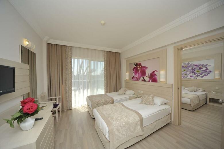 Corolla Hotel