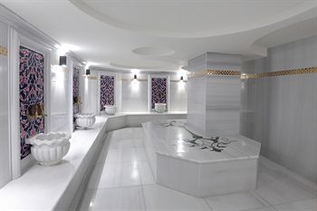 Queen Hotel & Spa