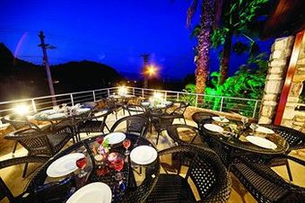 Zeus Kumlub�k Hotel