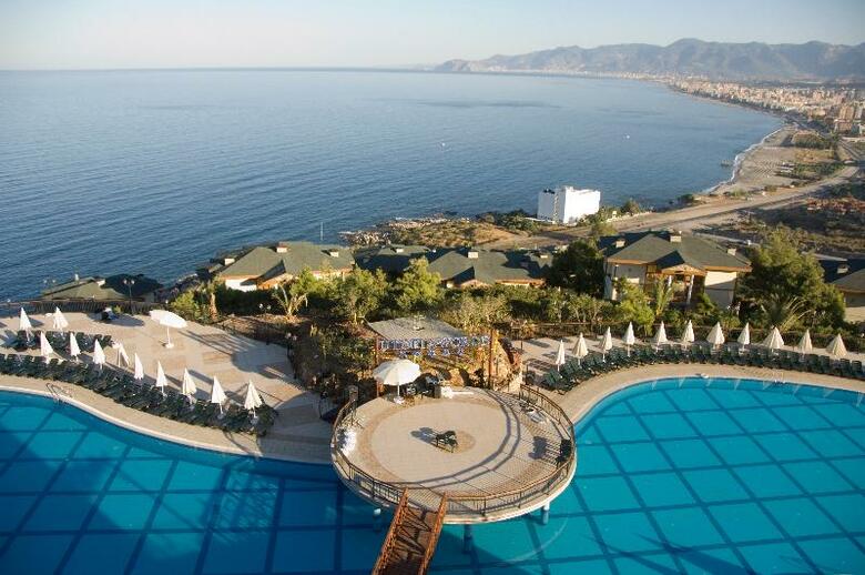 Utopia World Hotel