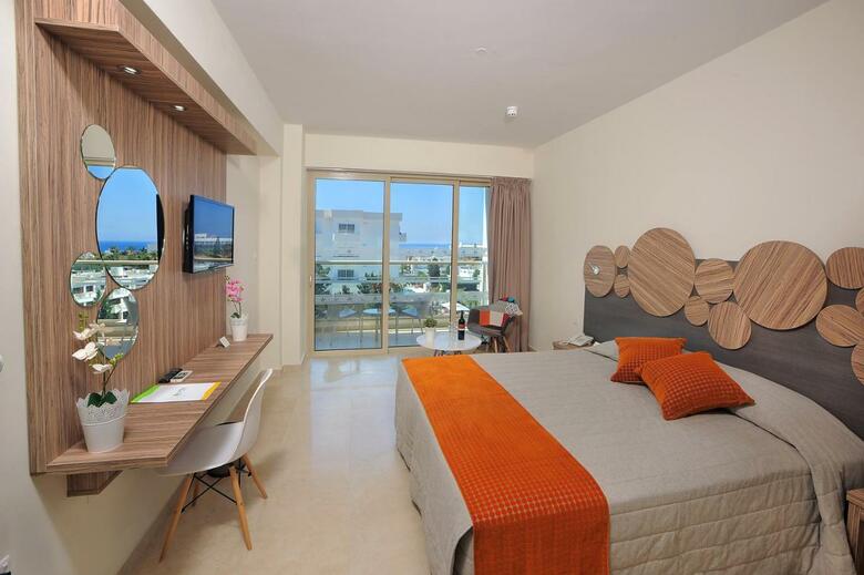 Hotel Nelia Gardens