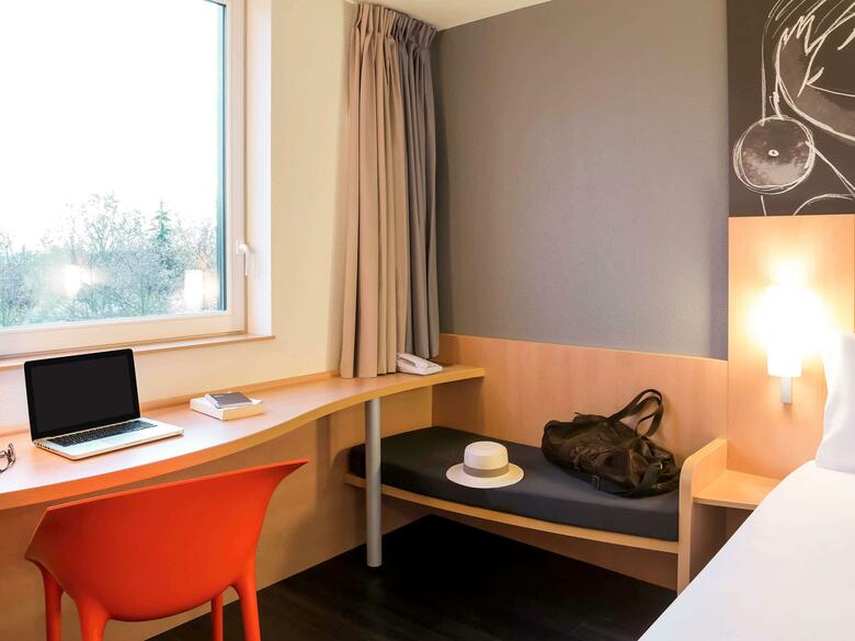 B&B Hotel Orly Rungis A�roport