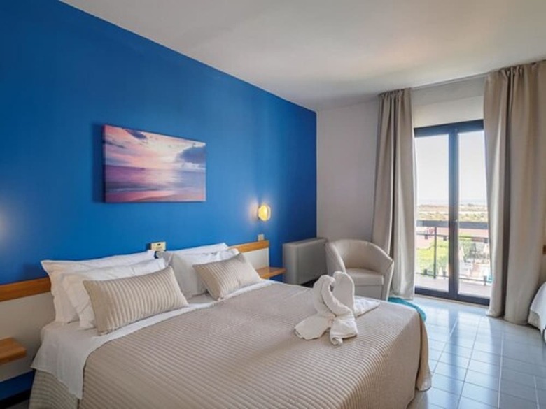 Hostal Athena Resort