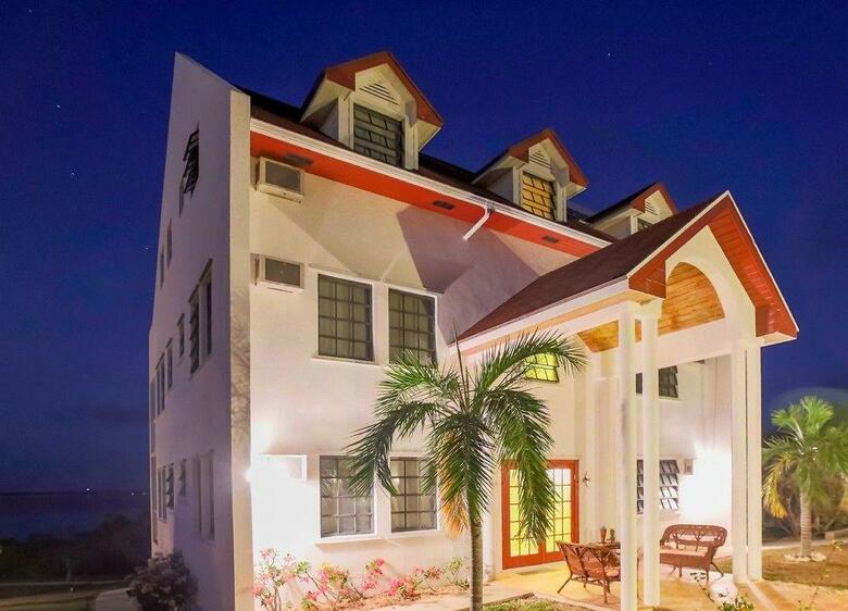 Hotel Gems At Paradise Resort