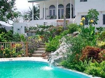 Hotel Nature's Paradise