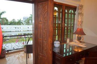Bougainvillier Hotel  And� Re