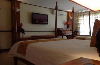 Bougainvillier Hotel  And� Re