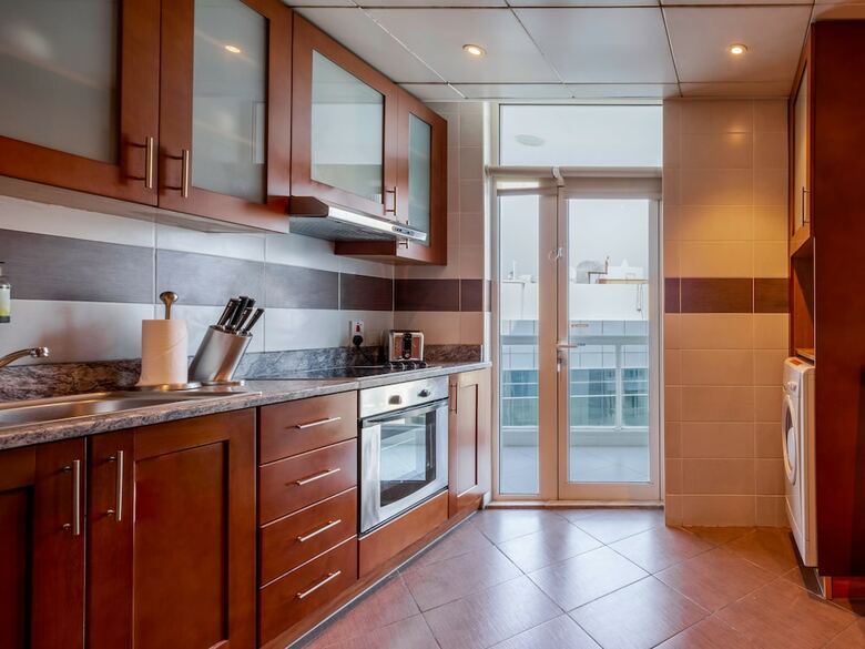 Flora Creek Hotel Apartments