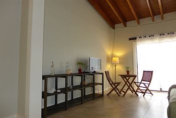 Two Sandals By The Sea Inn - B&B