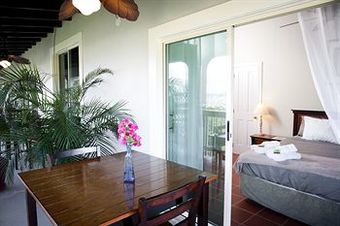 Two Sandals By The Sea Inn - B&B