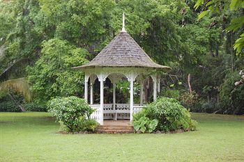 Hostal Inn At Shaw Park Gardens & Waterfalls