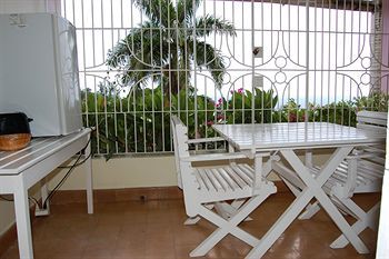 Hostal Inn At Shaw Park Gardens & Waterfalls